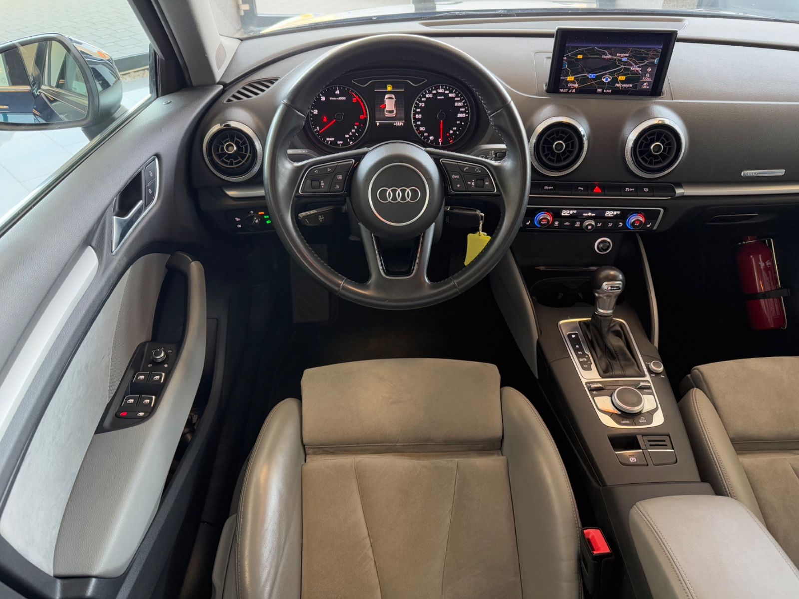 Audi A3 Sportback Automatik Navi Klima SHZ Alcantara foto 2