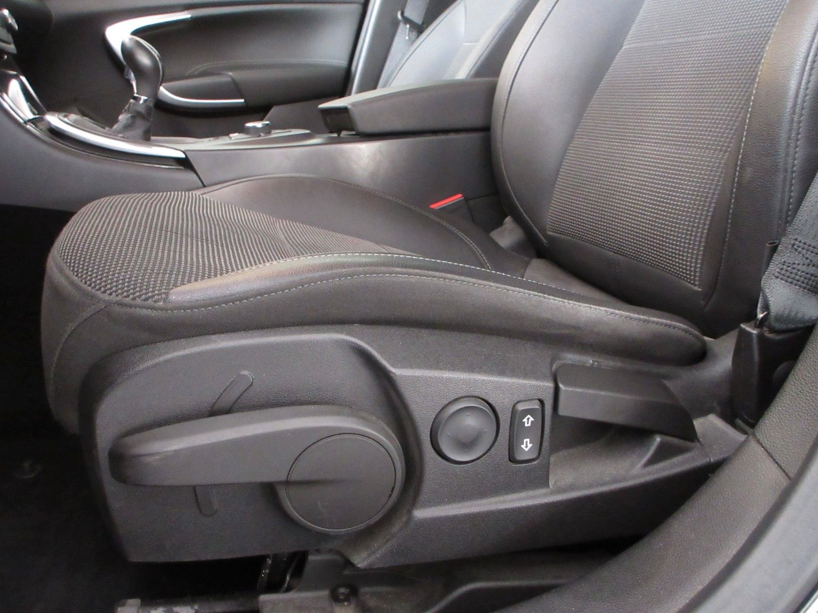Fahrzeugabbildung Opel Insignia A ST 2.0CDTI Innovatio LED/NAVI/PDC/AHK