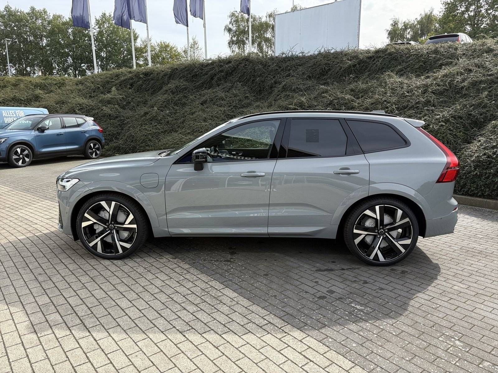 Volvo XC60 Black Edition T8 AWD Plug-in Hybrid imagem 3