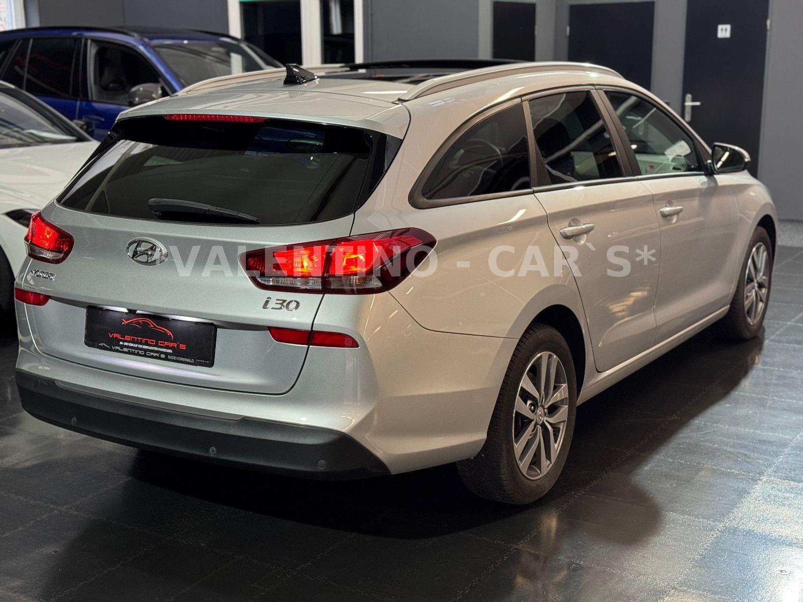 Hyundai i30 cw Family + Nav/Kamera/Temp/Shz/Lhz/Pano/Led