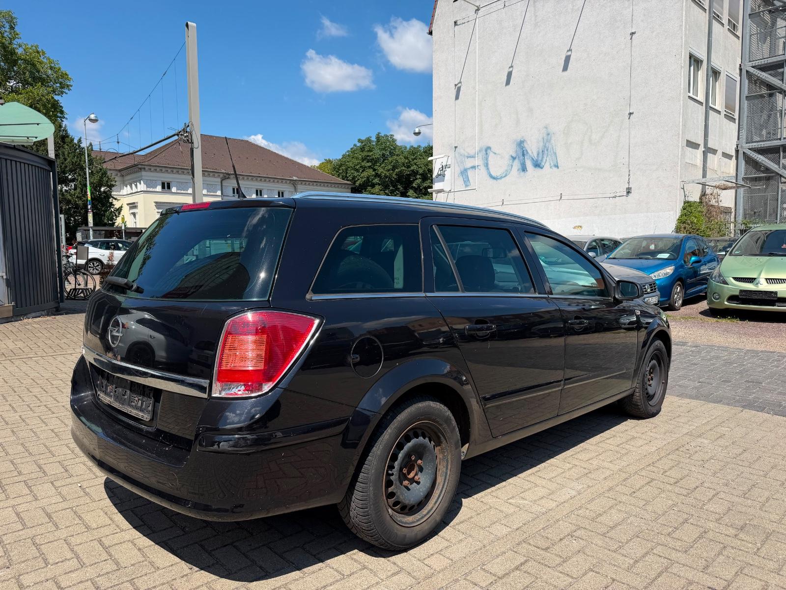 Opel Astra 2009 — photo 9