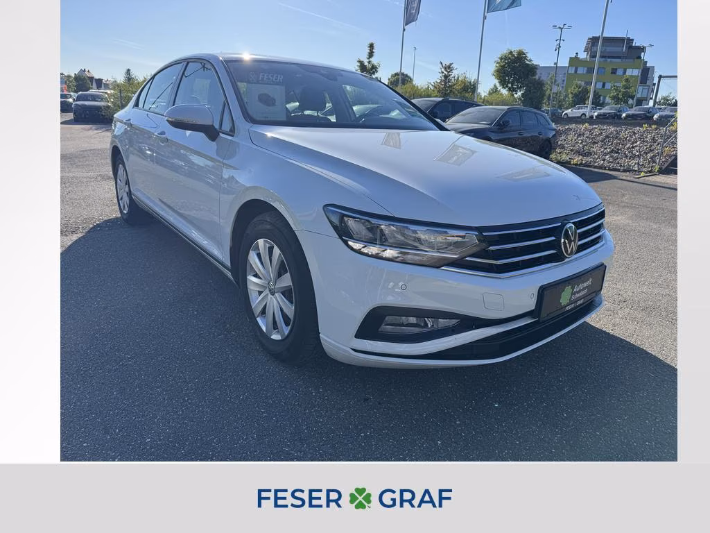 Volkswagen Passat Lim 2.0 TDI DSG ACC AHK KAM LED PDC eKLAP