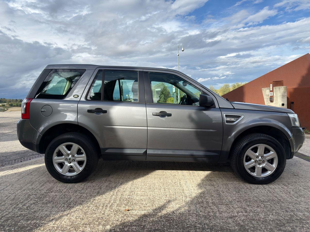 Land Rover Freelander 2012 — engine 2.179 cm³, 150 HP (110kW)