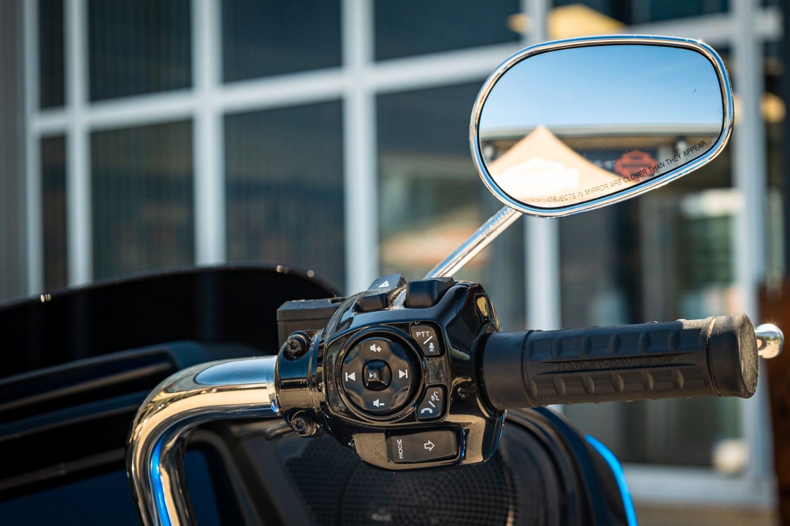Fahrzeugabbildung Harley-Davidson ROAD GLIDE FLTRX 117 cui - Jekill & Hyde -