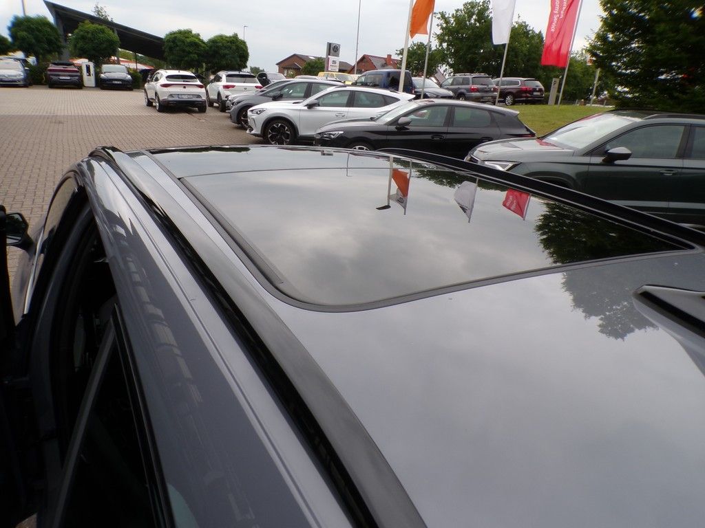 Fahrzeugabbildung CUPRA Leon Sportstourer VZ 1.5 e-Hybrid DSG