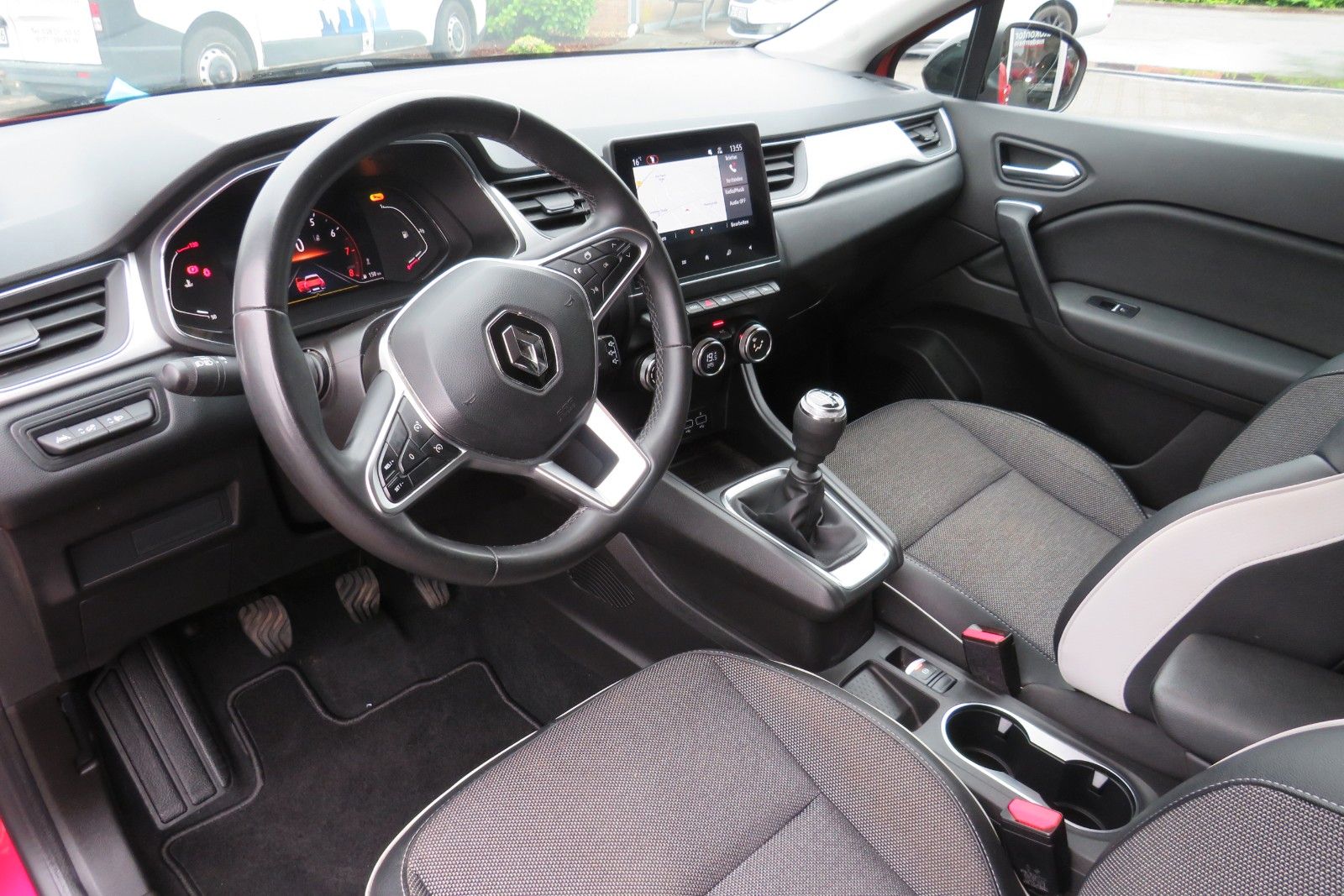 Fahrzeugabbildung Renault Captur II "INTENS" AHK NAVI 18` KAMERA SITZH.