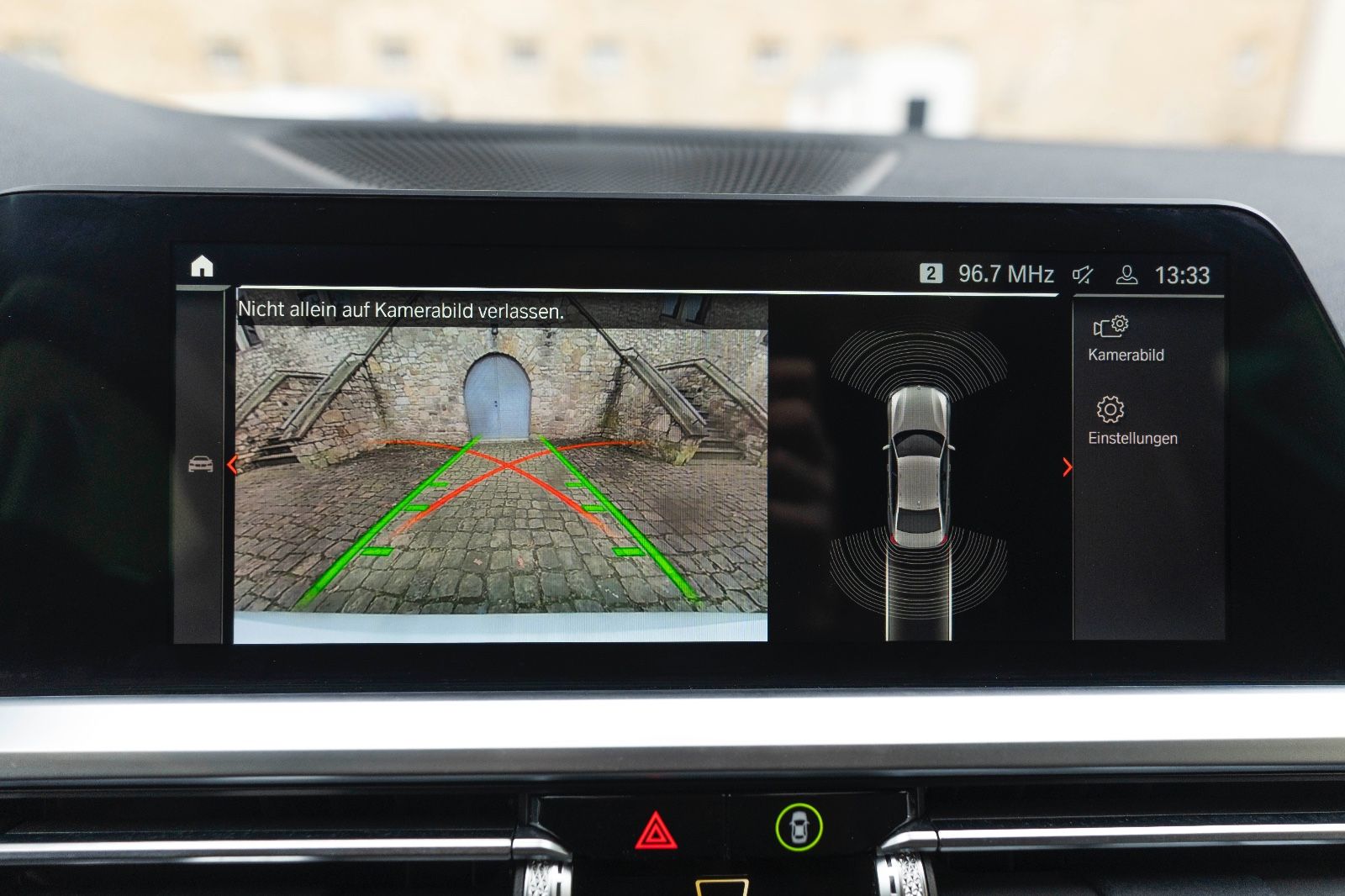 Fahrzeugabbildung BMW 330IX M-Sporpaket LED H&K TOTW CARPLAY KAM