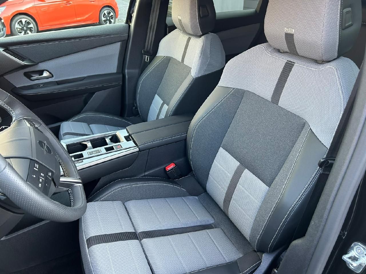 Fahrzeugabbildung Opel Grandland 1.2 48V Mild-Hybrid 100 kW GS