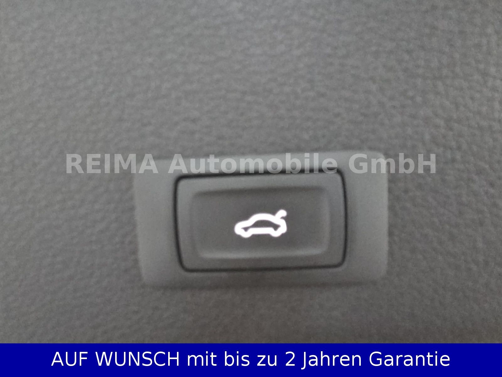 Fahrzeugabbildung Audi e-tron Sportback 55 quattro, Matrix, ACC