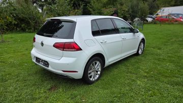 Volkswagen Golf - 6