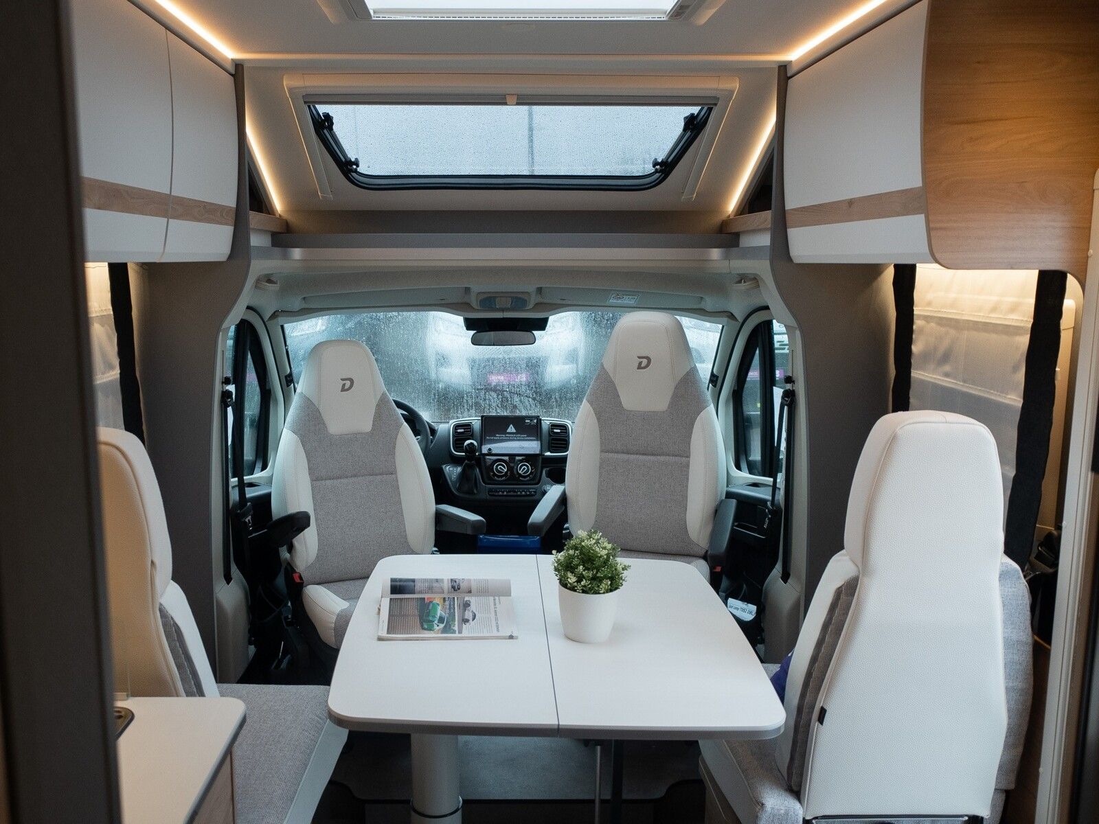 Fahrzeugabbildung Dethleffs Just Camp Active T 7052 DBL ACC-Paket/Automatik