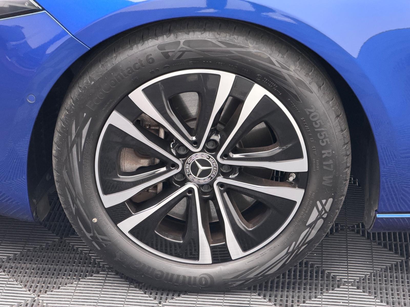 Mercedes-Benz A 250 4M Progressive AHK Burmester NAVI MBUX LED