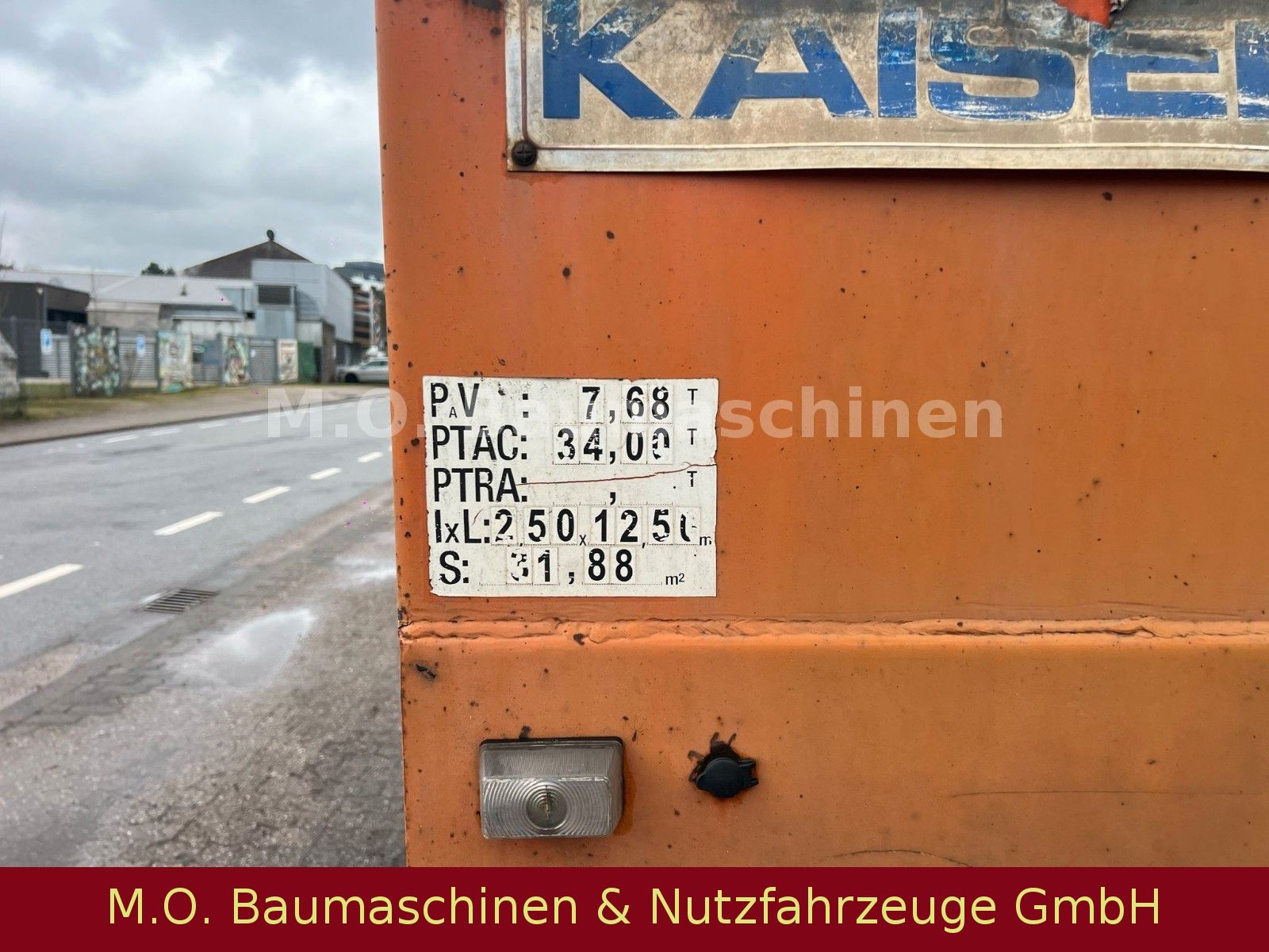 Fahrzeugabbildung Kaiser S450 / Hydr. Rampen / 3 Achser / Luft