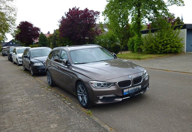 BMW 320d Touring F31 Luxury Line Voll Pano ACC Kamer