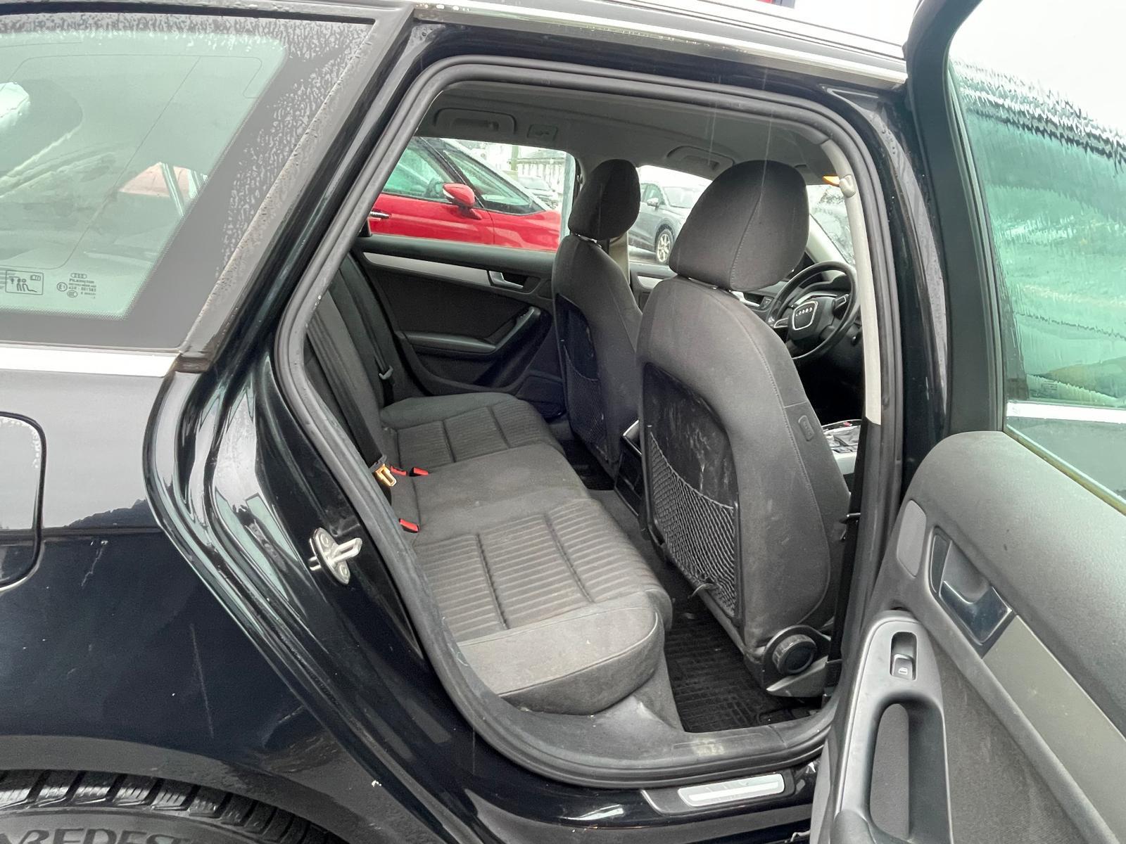 Audi A4 2011 — photo 11