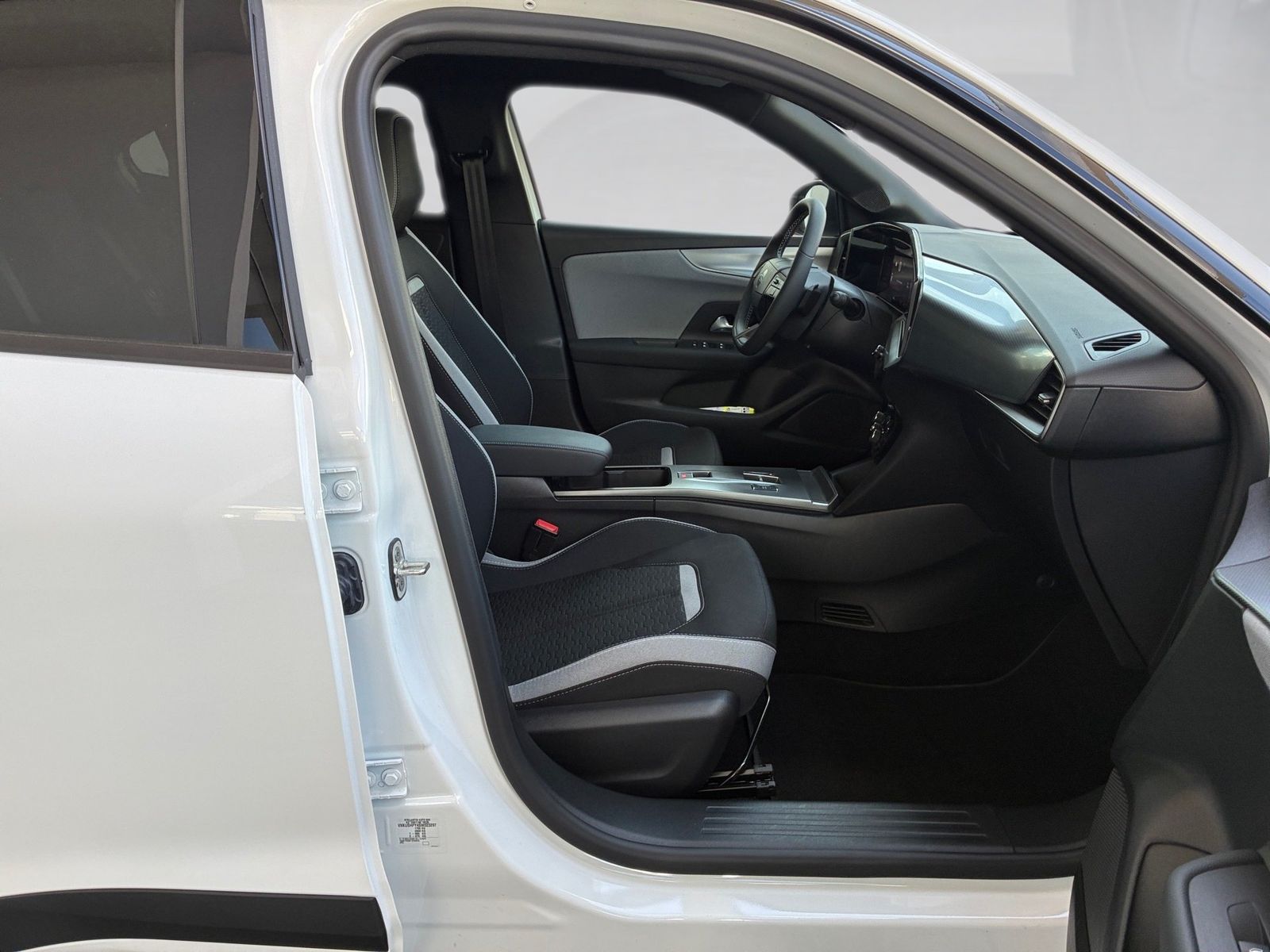 Fahrzeugabbildung Opel Mokka 1.2 Edition Kamera,LED,Navi,SHZ,Klimaaut.