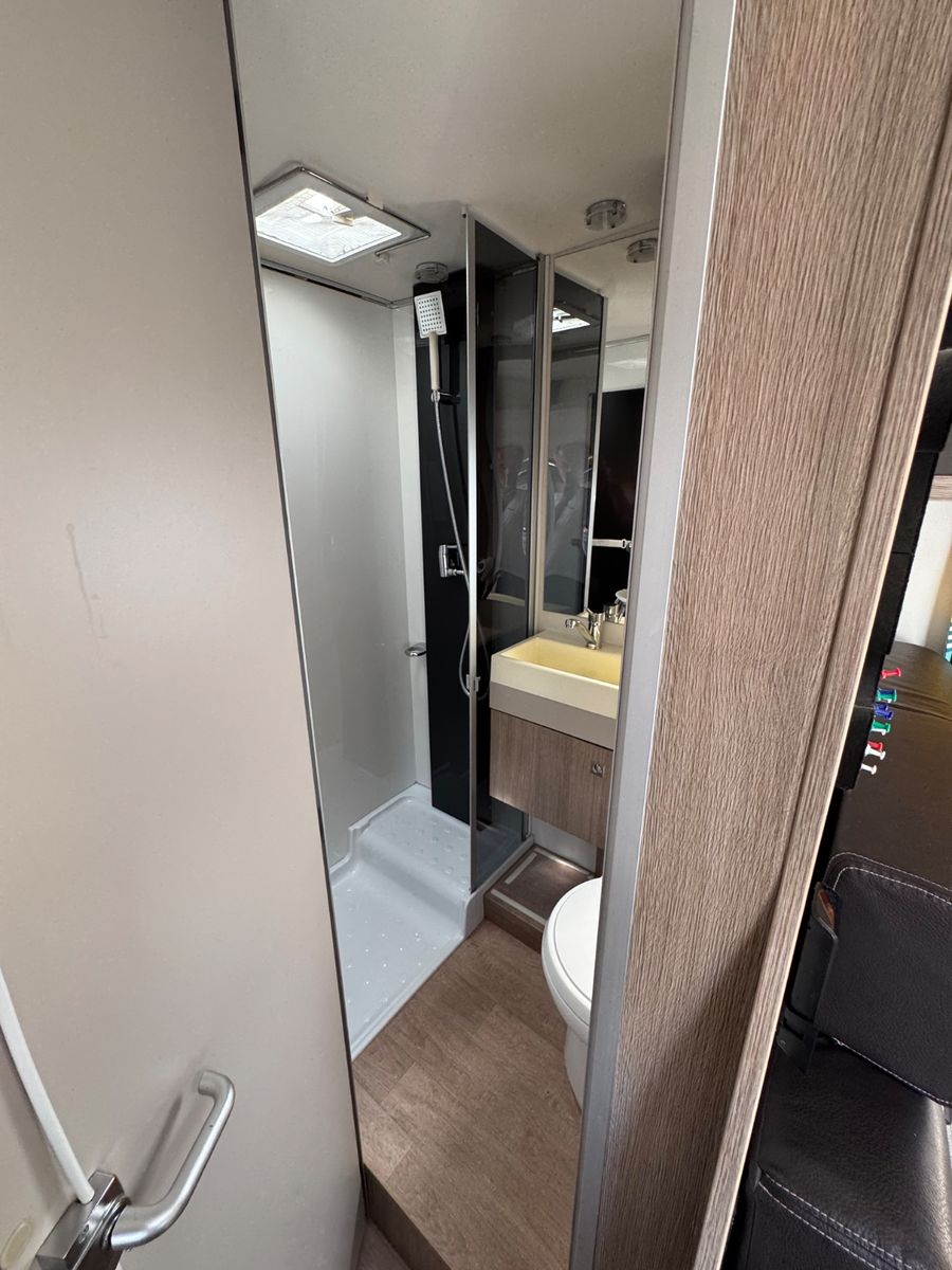 Fahrzeugabbildung Challenger C394