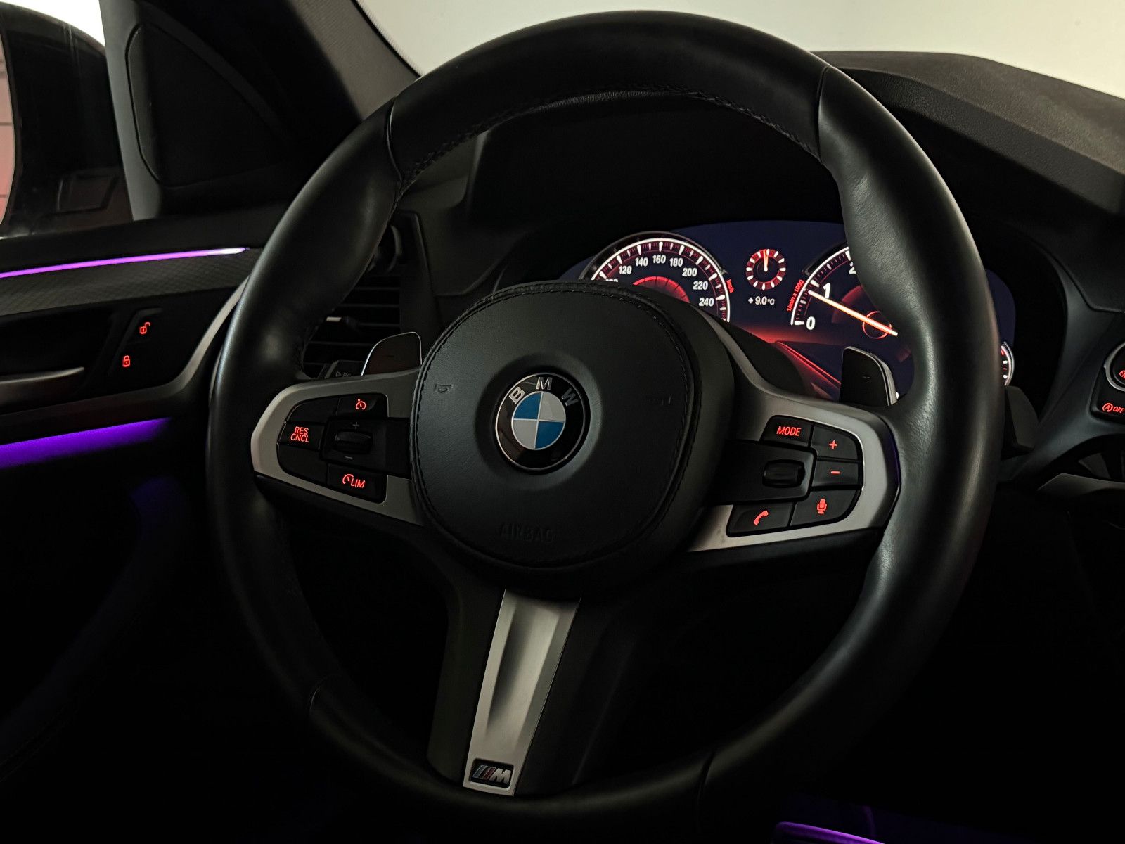 Fahrzeugabbildung BMW X4 xDrive 30 i M SPORT/LED/ NAVI PROF/HuD/1.HAND