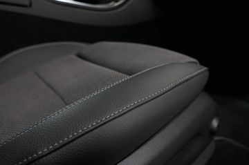 Mercedes E 200 - 11