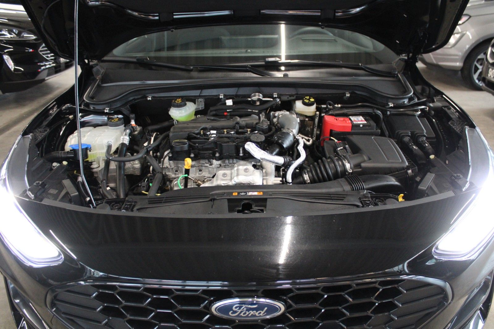 Fahrzeugabbildung Ford Focus ST-Line X Aut. LED ACC Leder Pano HUD Wint