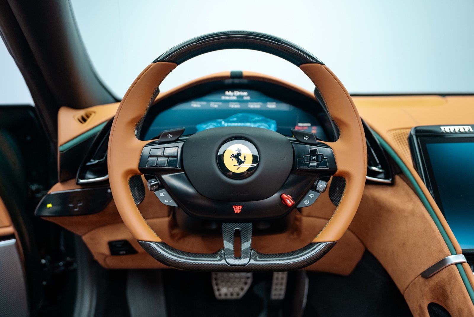 Fahrzeugabbildung Ferrari Roma Spider CARBON/SURROUND/HISTORICAL COLOUR
