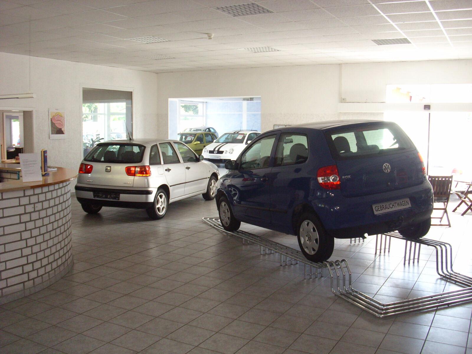 showroom-image-top