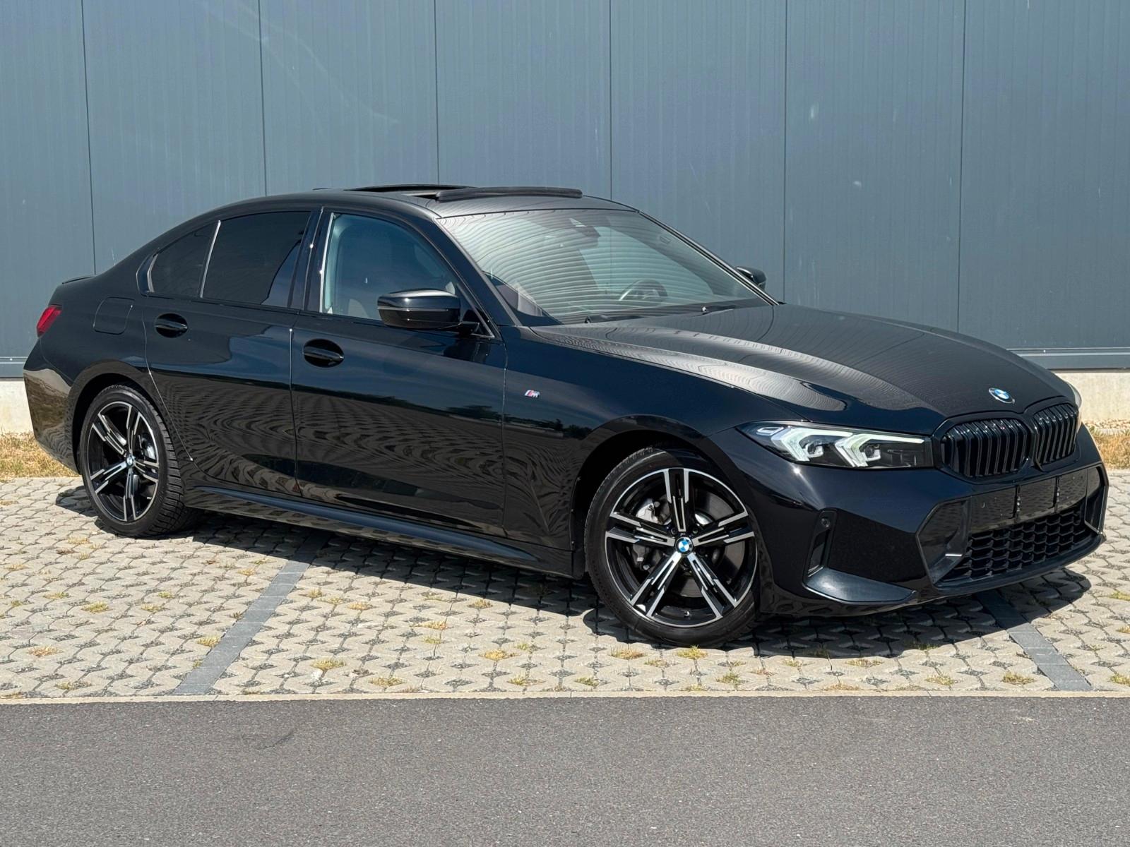 BMW 330i*M*Sport* Widescreen*H&K*PANO*Vollleder*