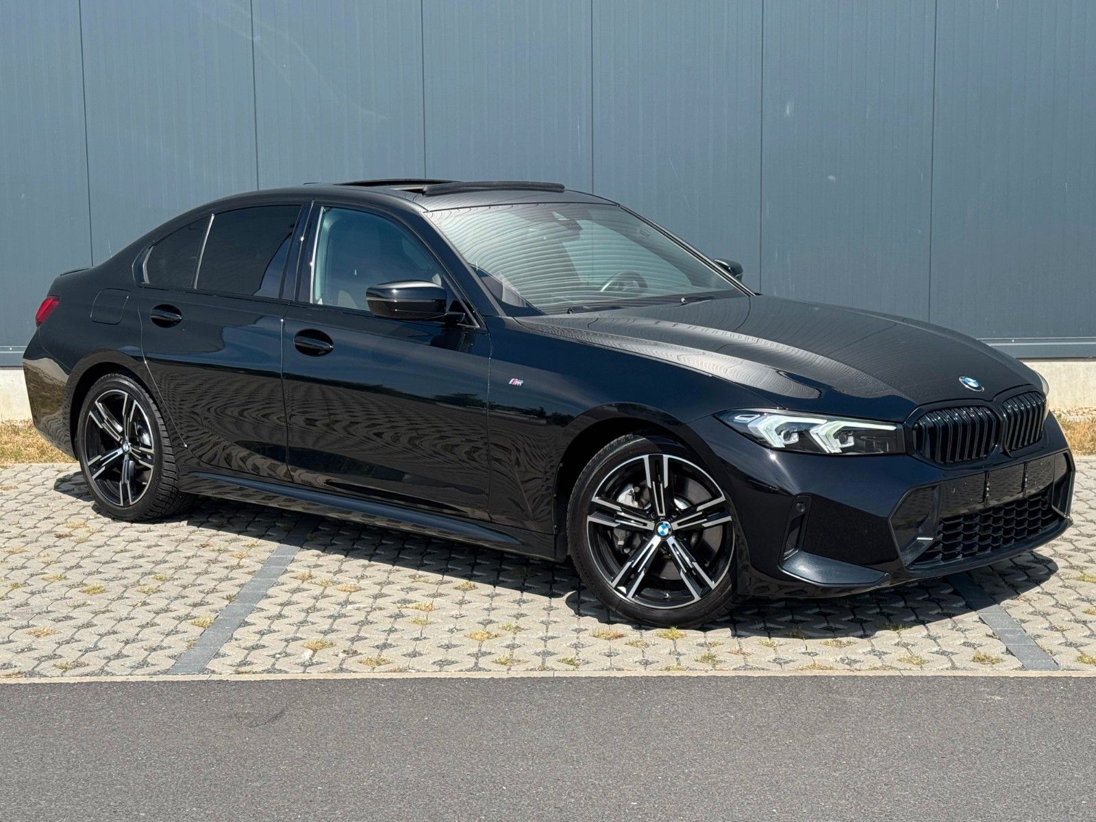 BMW 330i*M*Sport* Widescreen*H&amp;K*PANO*Vollleder*