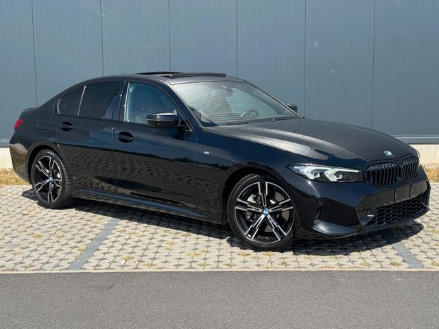 BMW 330i*M*Sport* Widescreen*H&amp;K*PANO*Vollleder*