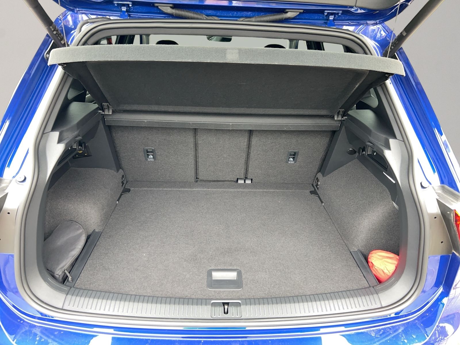 Tiguan R 4Motion 2.0 TSI, AHK, Black Style, 21"