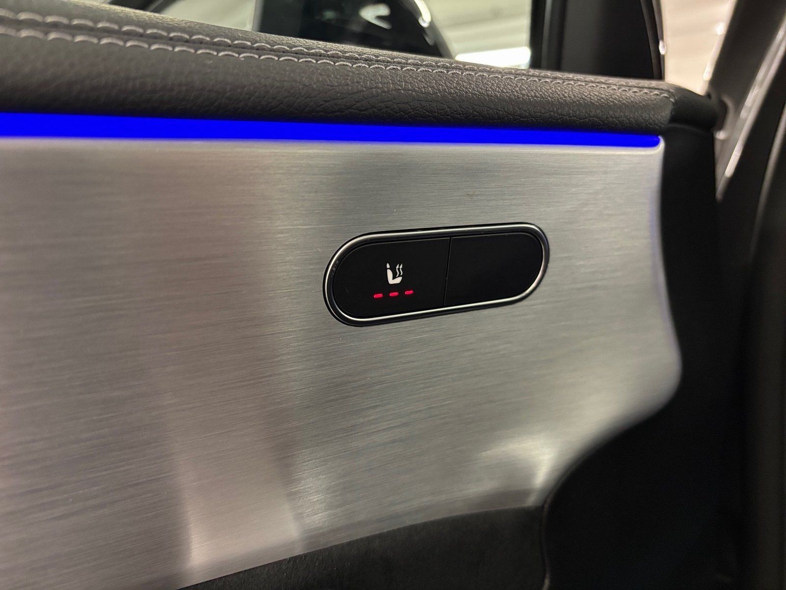 Fahrzeugabbildung Mercedes-Benz A 250 e AMG*Distronic*Panorama*AHK*Burmester*LED