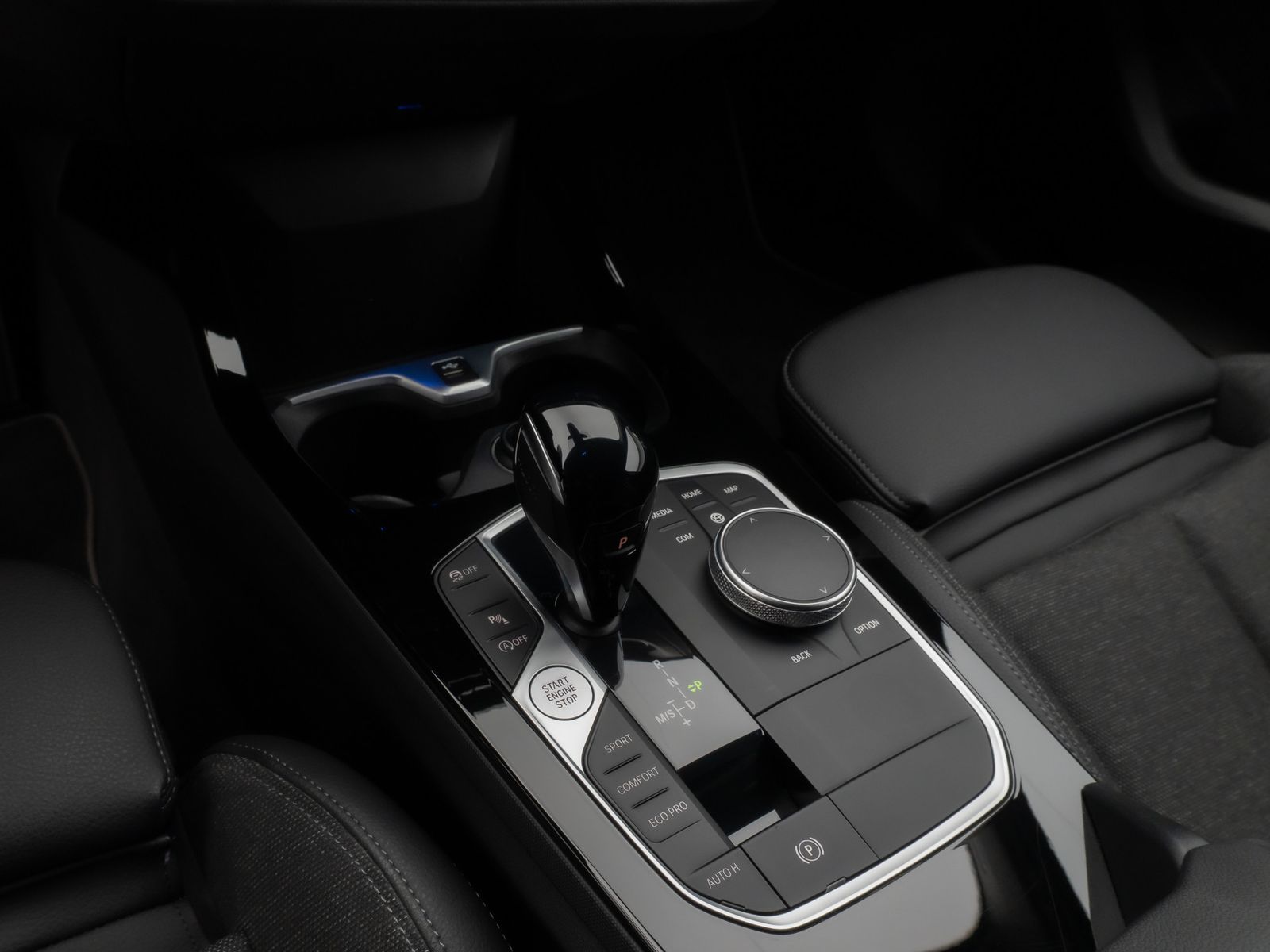 Fahrzeugabbildung BMW 118i Sport Line DAB HiFi Lenkrhz Fernlichtassist