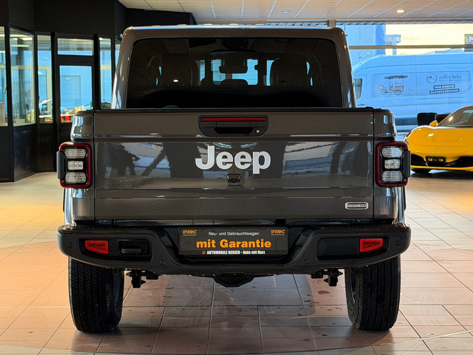 Fahrzeugabbildung Jeep Gladiator Overland 4WD/VOLL/NEUWAGENZUSTAND/