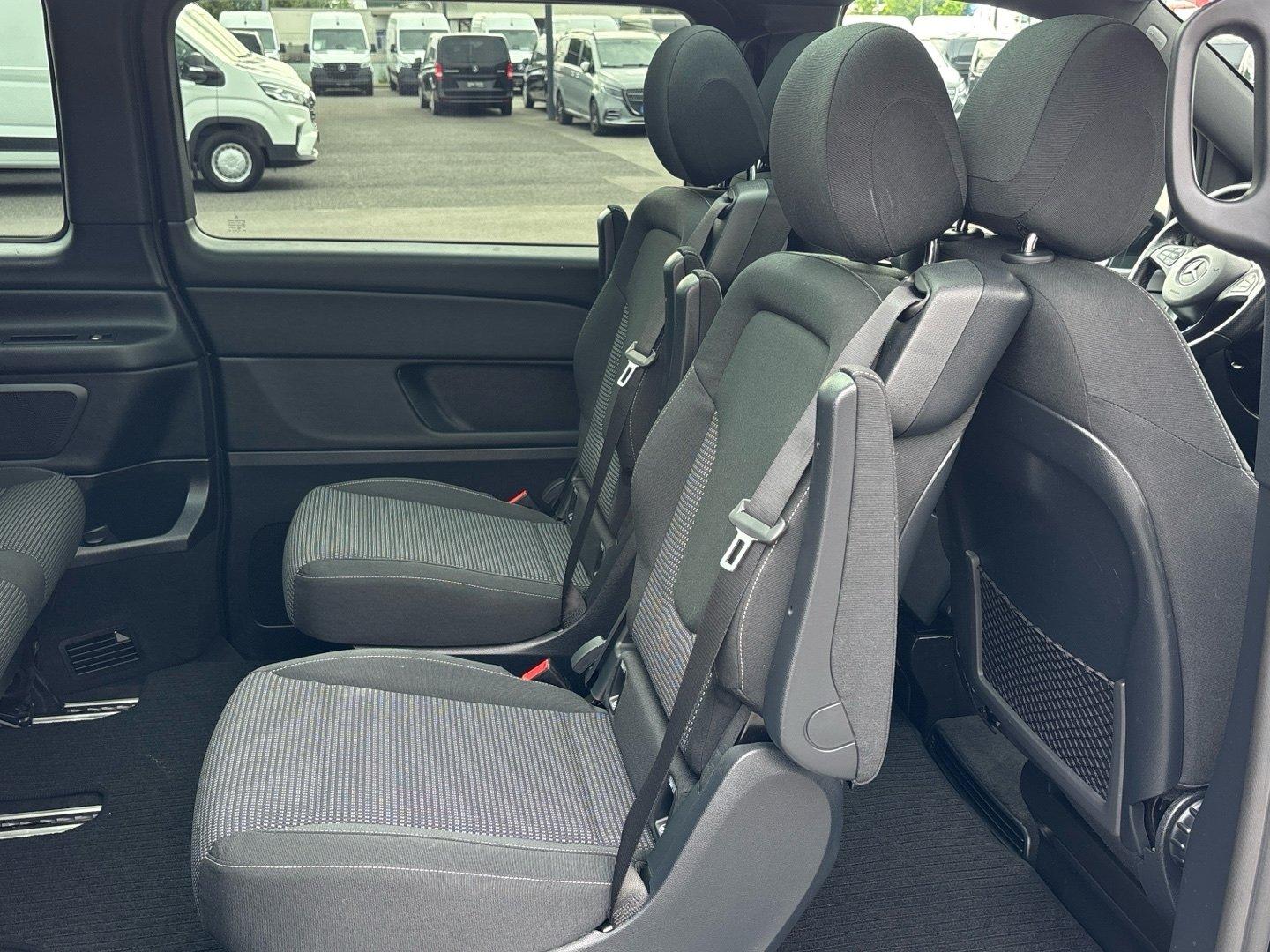 Mercedes-Benz V 300 d Edition lang AMG Pano Kamera AHK2,5t 9G