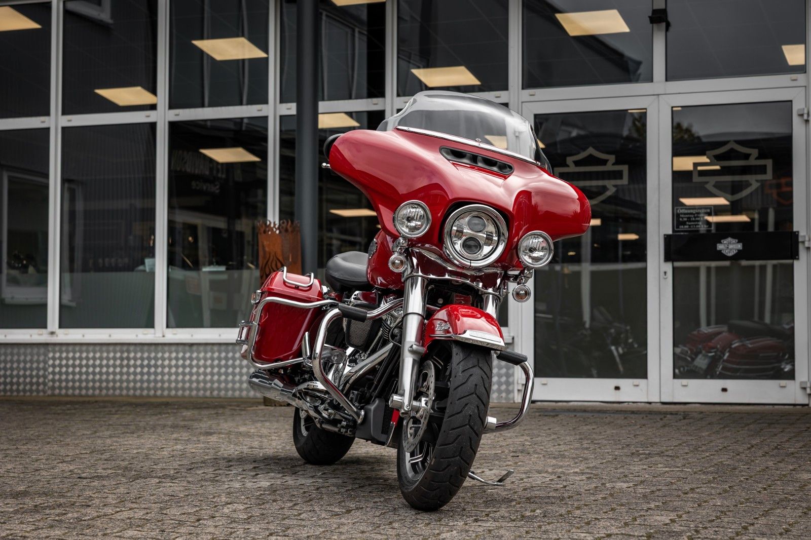 Fahrzeugabbildung Harley-Davidson FLHTP Electra Glide Standard - Firefighter