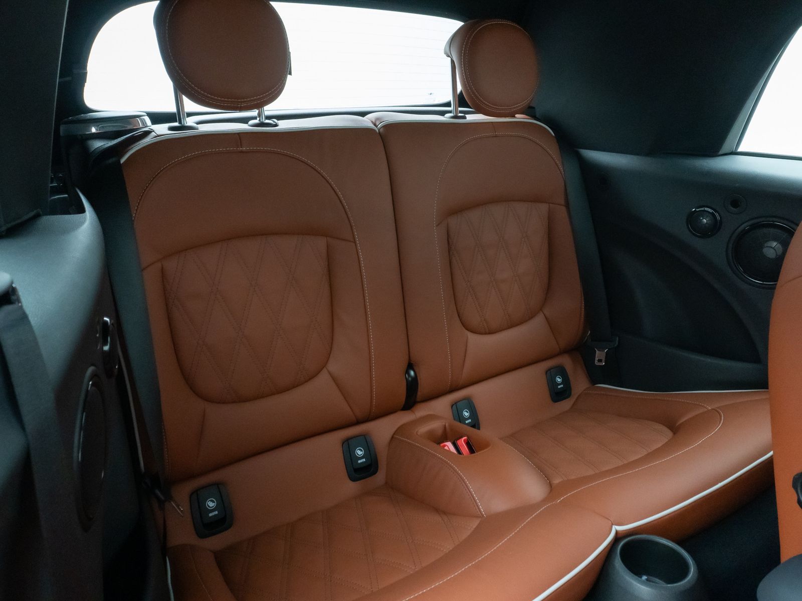 Fahrzeugabbildung MINI John Cooper Works Cabrio Kamera HUD DAB H/K Voll