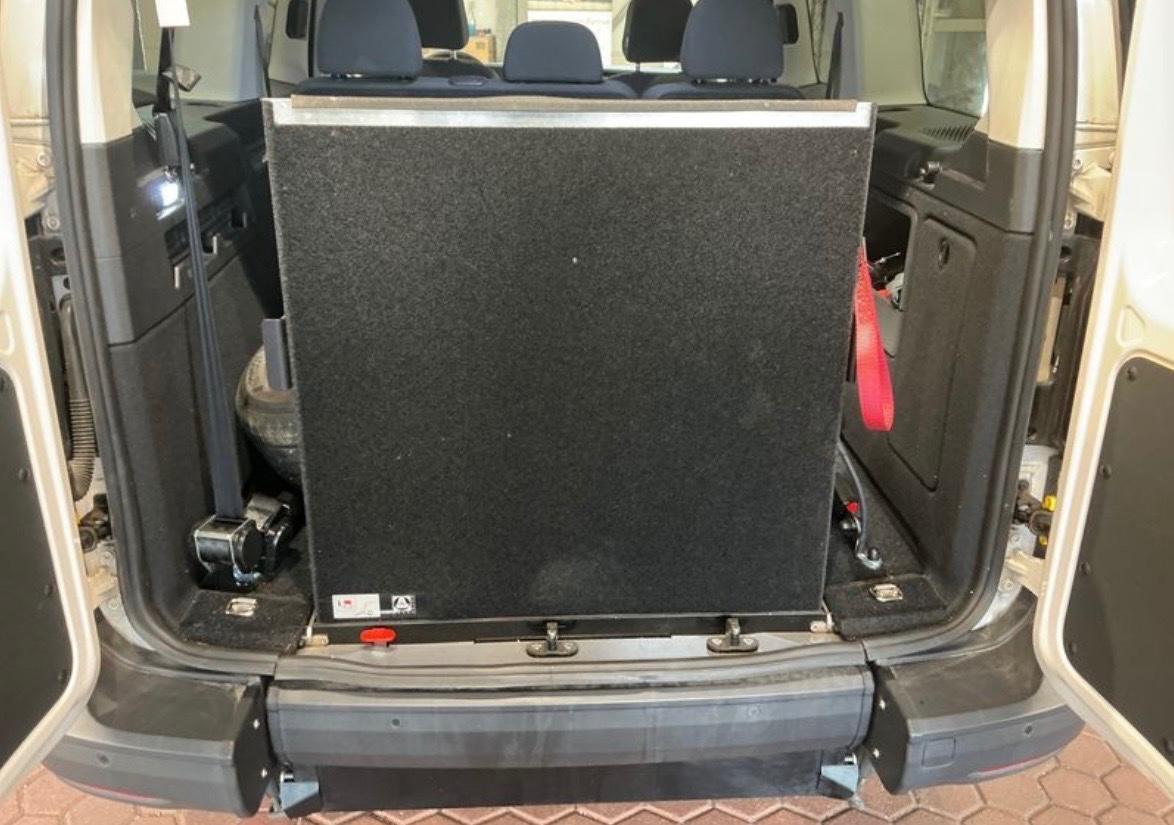 Volkswagen Caddy Maxi 1.5 TSI ROLLSTUHL RAMPE BEHINDERTER
