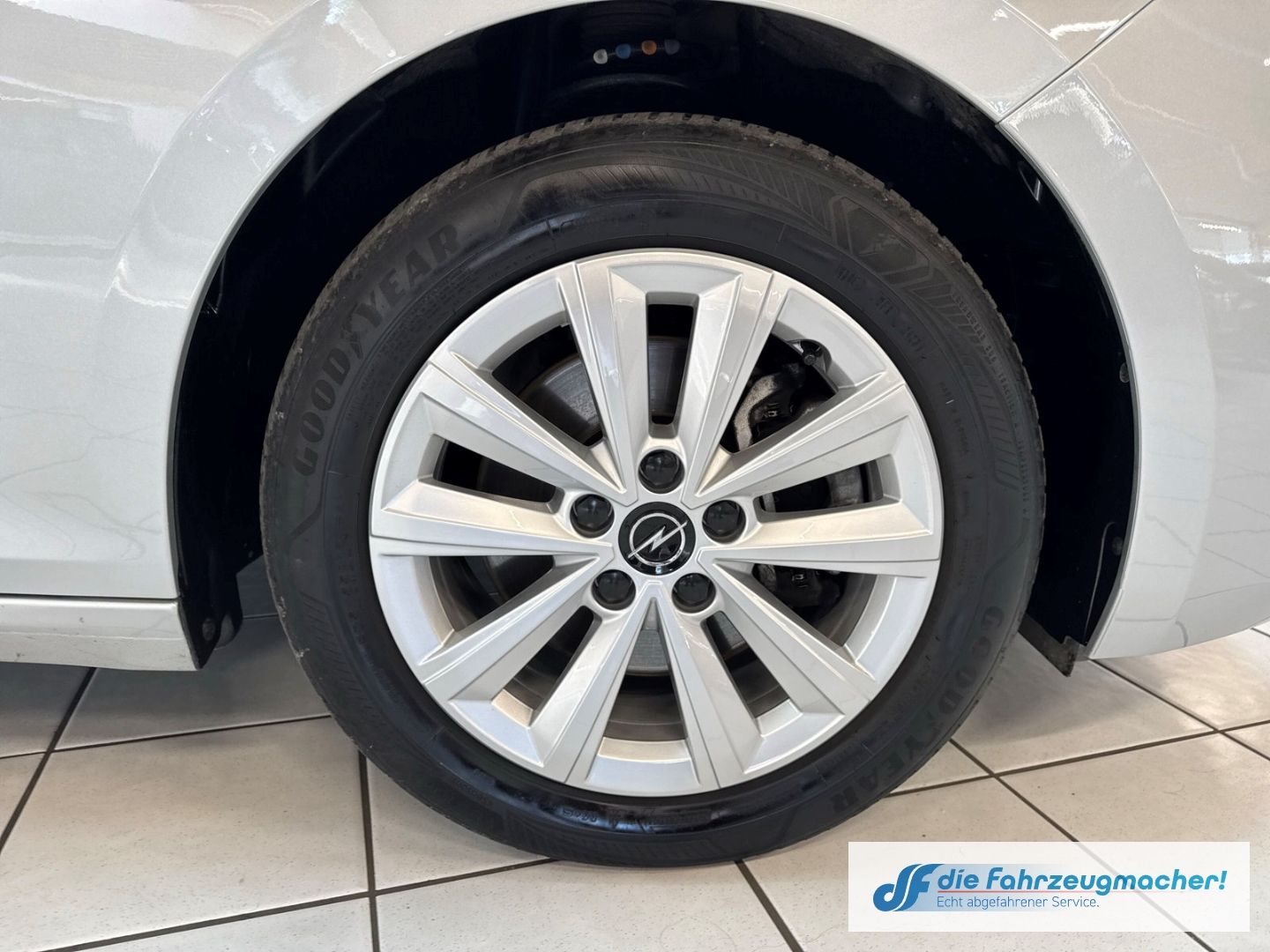 Fahrzeugabbildung Opel Astra L Sports Tourer Elegance Navi LED Apple Ca