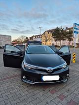 Toyota Auris (SZ/8-Fach/Automatische Fernlicht/ Diesel) - Toyota Auris von privat