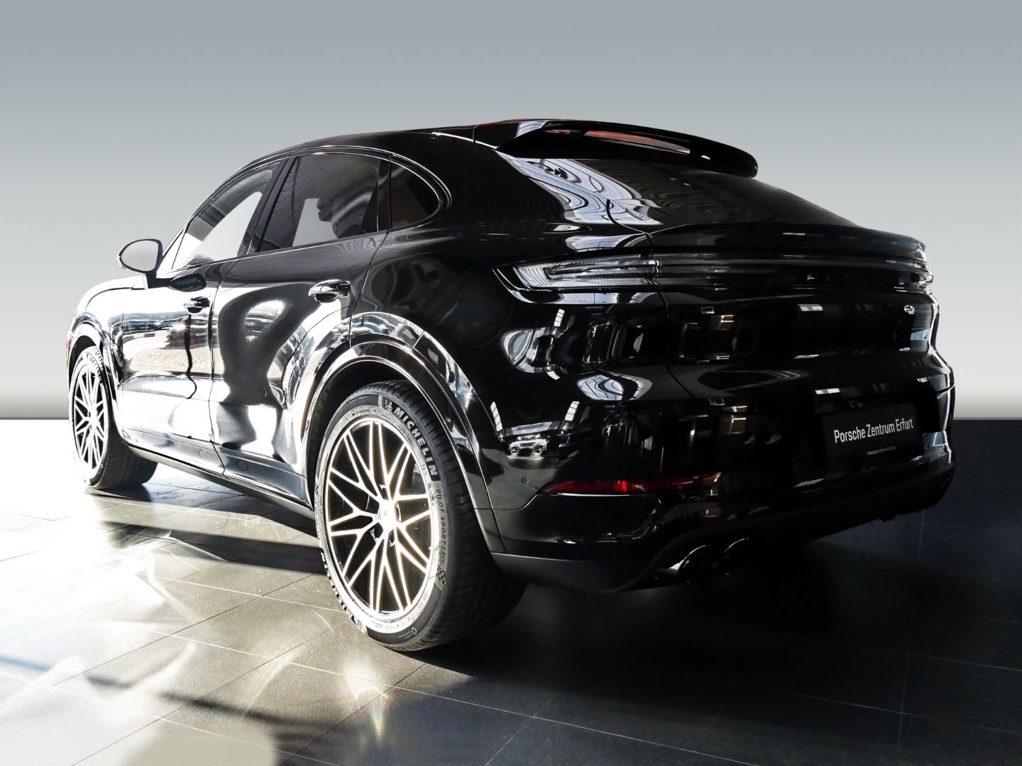 Porsche Cayenne Coupe Black Edition imagem 3