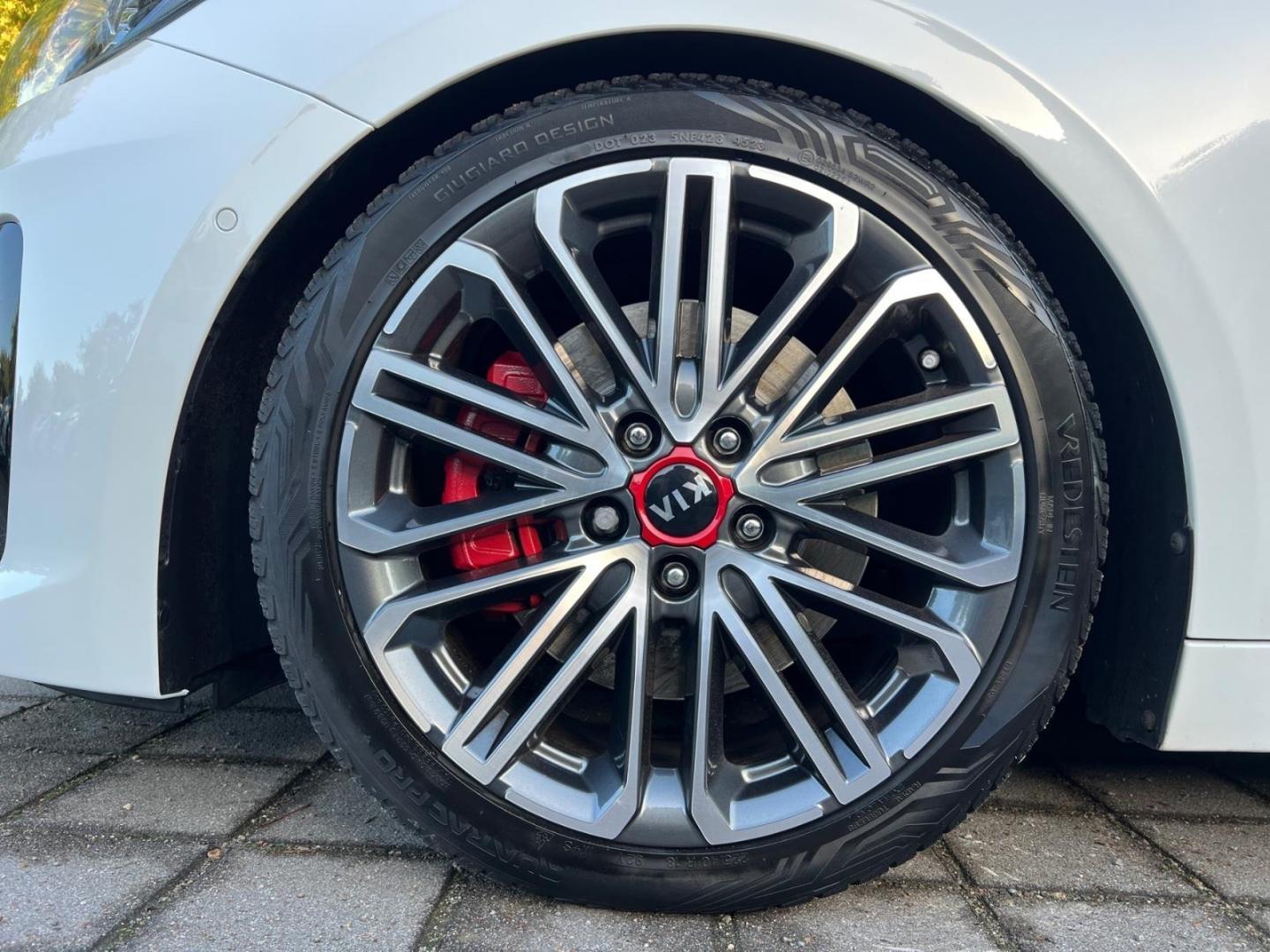 Kia ProCeed GT 1.6T SPORTAUSPUFF PANORAMA NAVIGATION