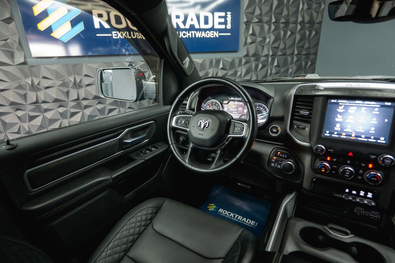 Fahrzeugabbildung Dodge RAM 5.7 V8 HEMI 4x4 BLACK Limited Longbed 19%