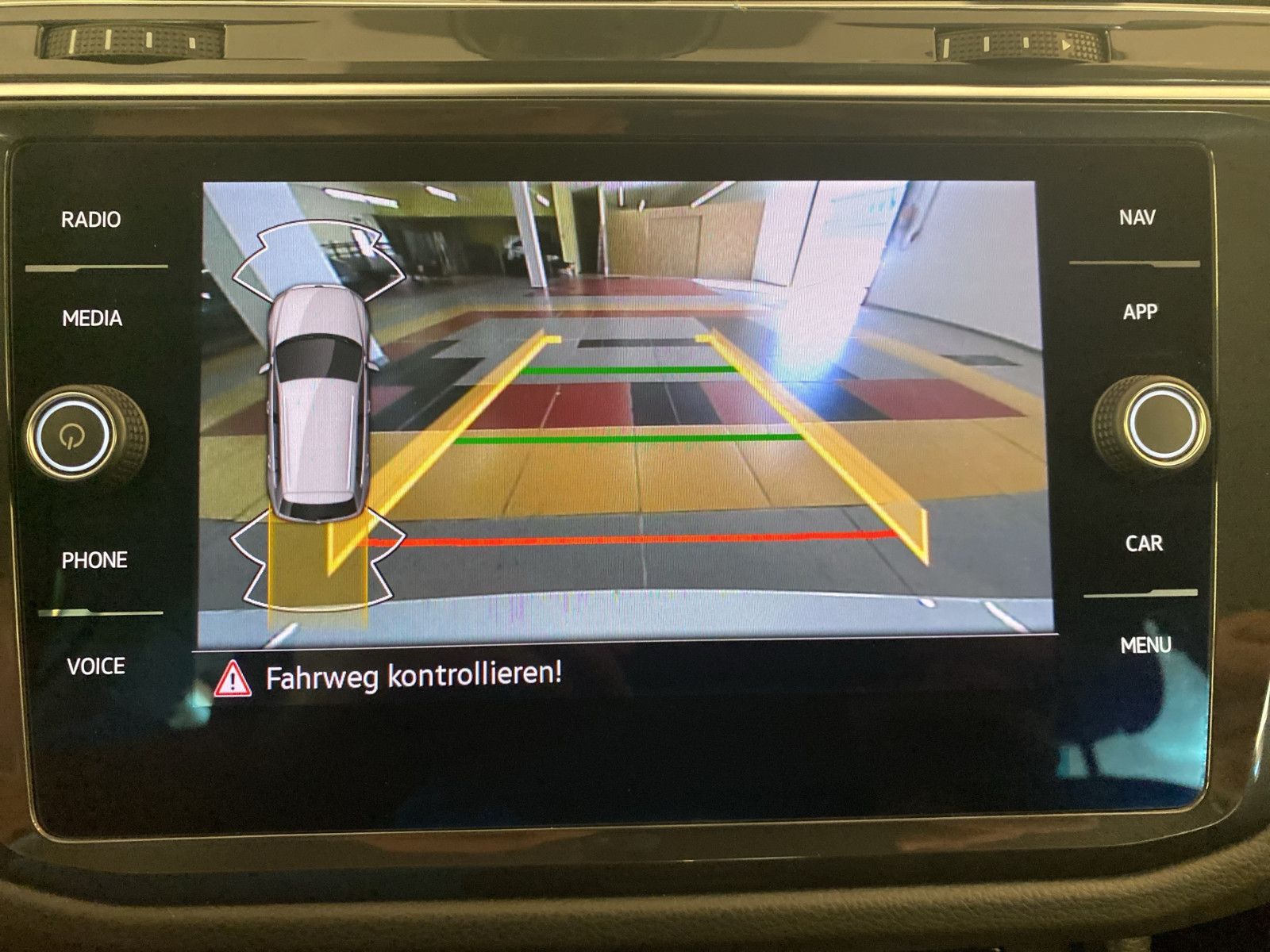 Volkswagen Tiguan Elegance eHybrid - DSG - eKLAPPE - APP - foto 14