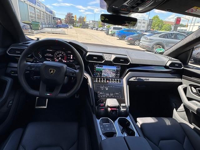 Lamborghini Urus S Nero-Matt/Black/23"/B&O/Garan – 17
