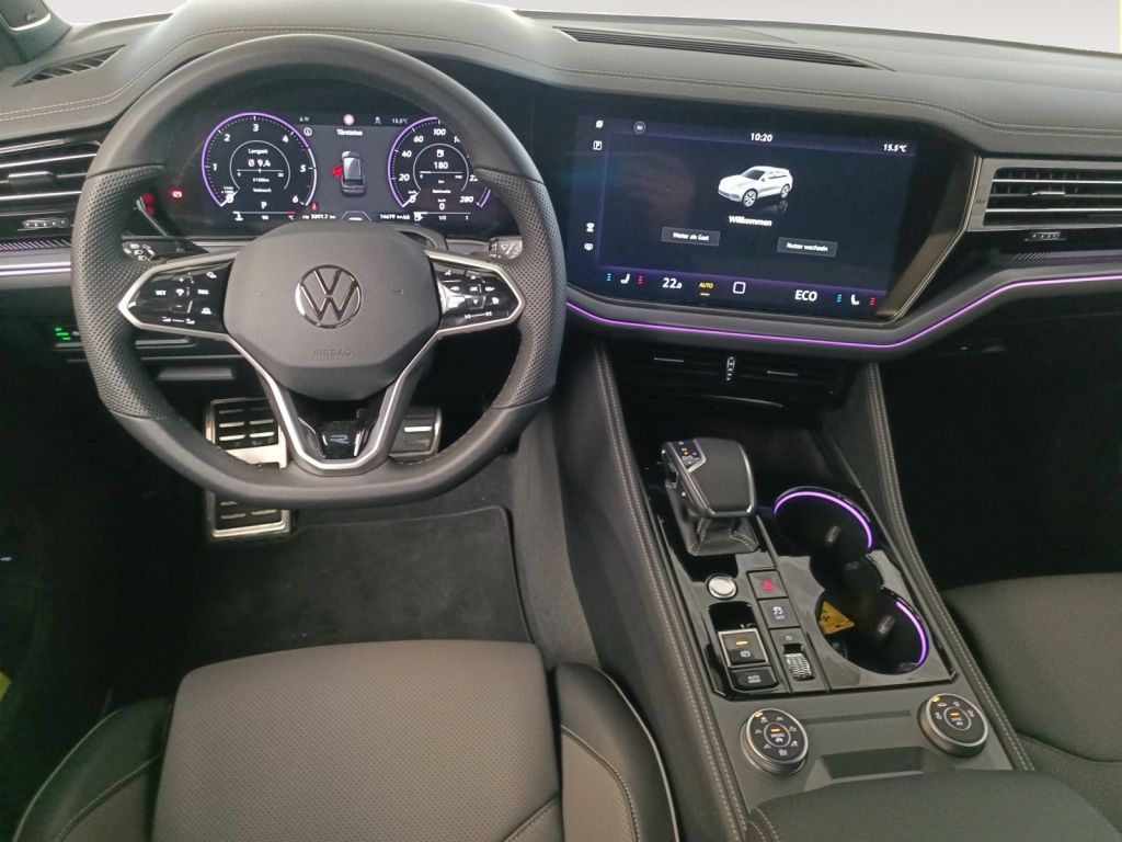 Fahrzeugabbildung Volkswagen Touareg R-Line Dynaudio Head Up Facelift Voll