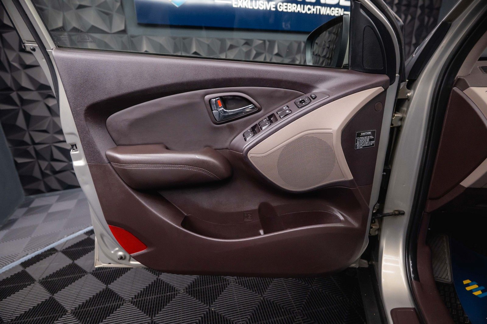 Fahrzeugabbildung Hyundai ix35 Premium AWD Autom. *Kamera*Navi*TÜV Neu*LED