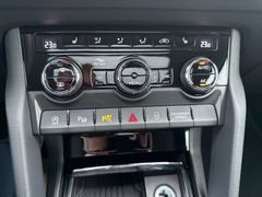 SKODA Selection 1.5TSI DSG AHK Pano Matrix LED Tour