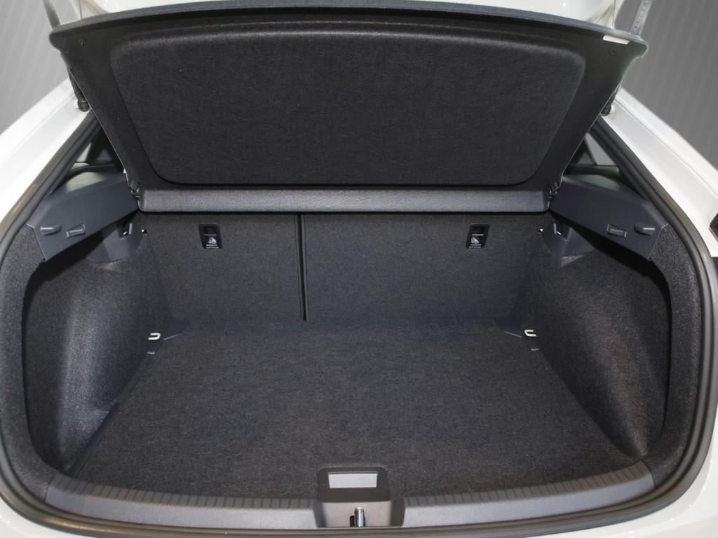 Volkswagen Taigo 1.5 TSI DSG R-Line Black Style AHK, RFK, C