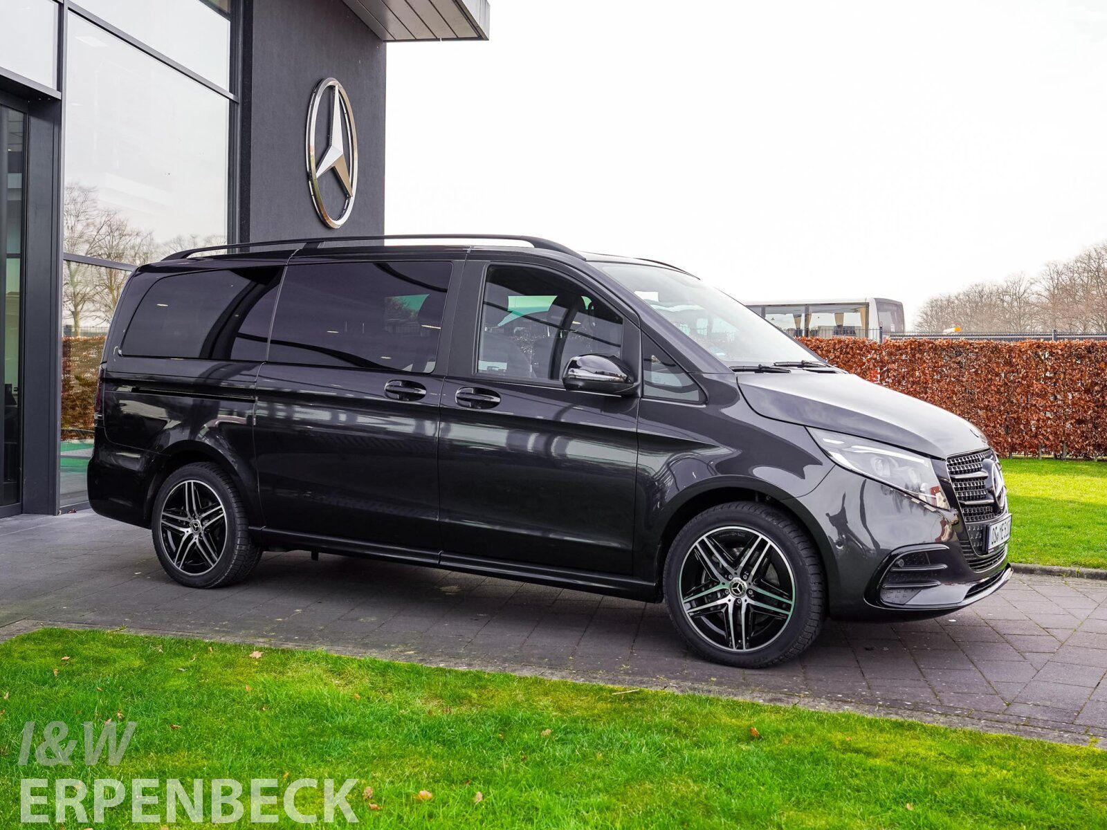 Fahrzeugabbildung Mercedes-Benz V 300 d 4MATIC Style lang AHK AMG Distronic AR