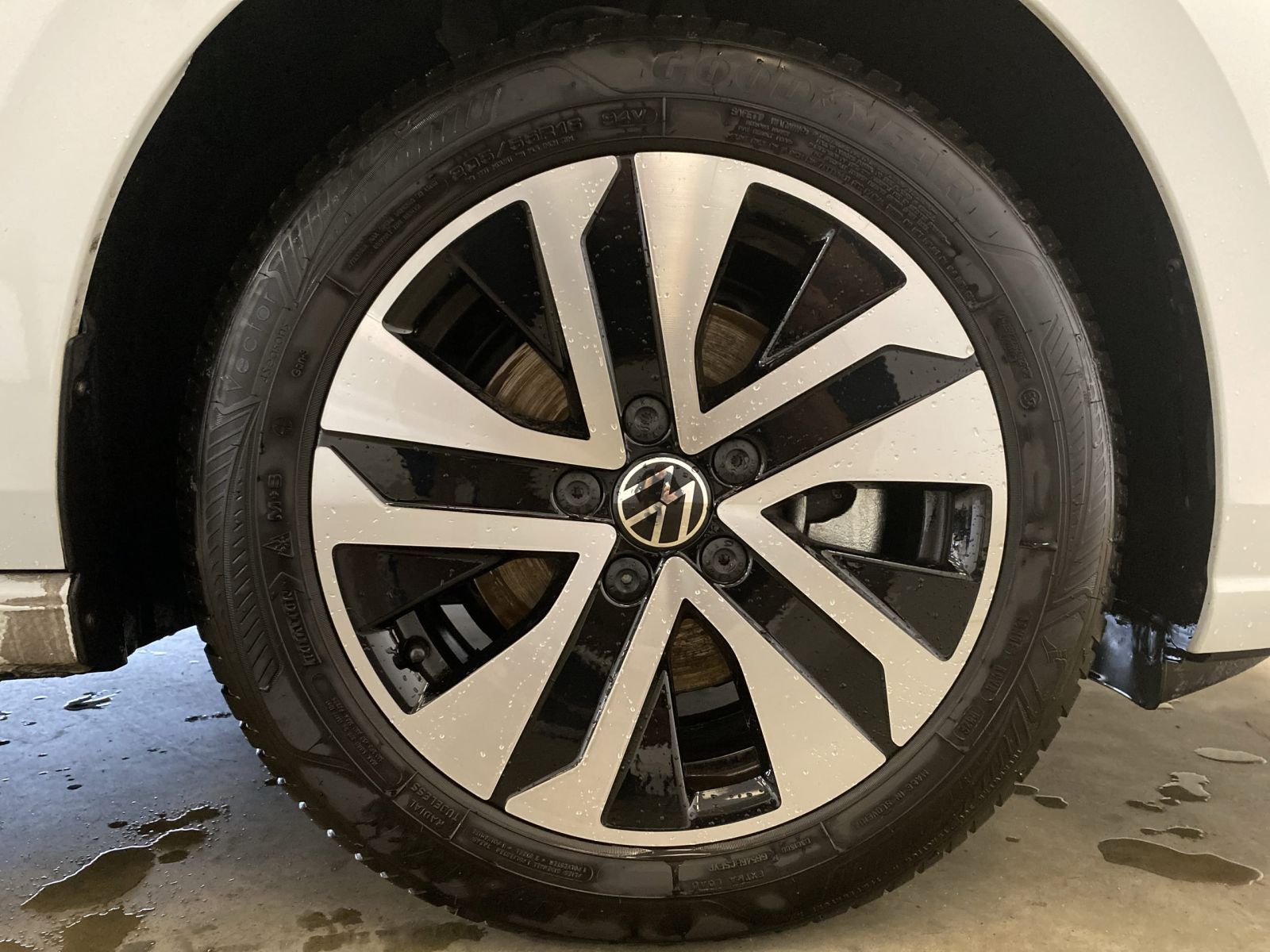 Volkswagen Golf VIII 1.5 TSI Energy ACC RFK LED Navi foto 4